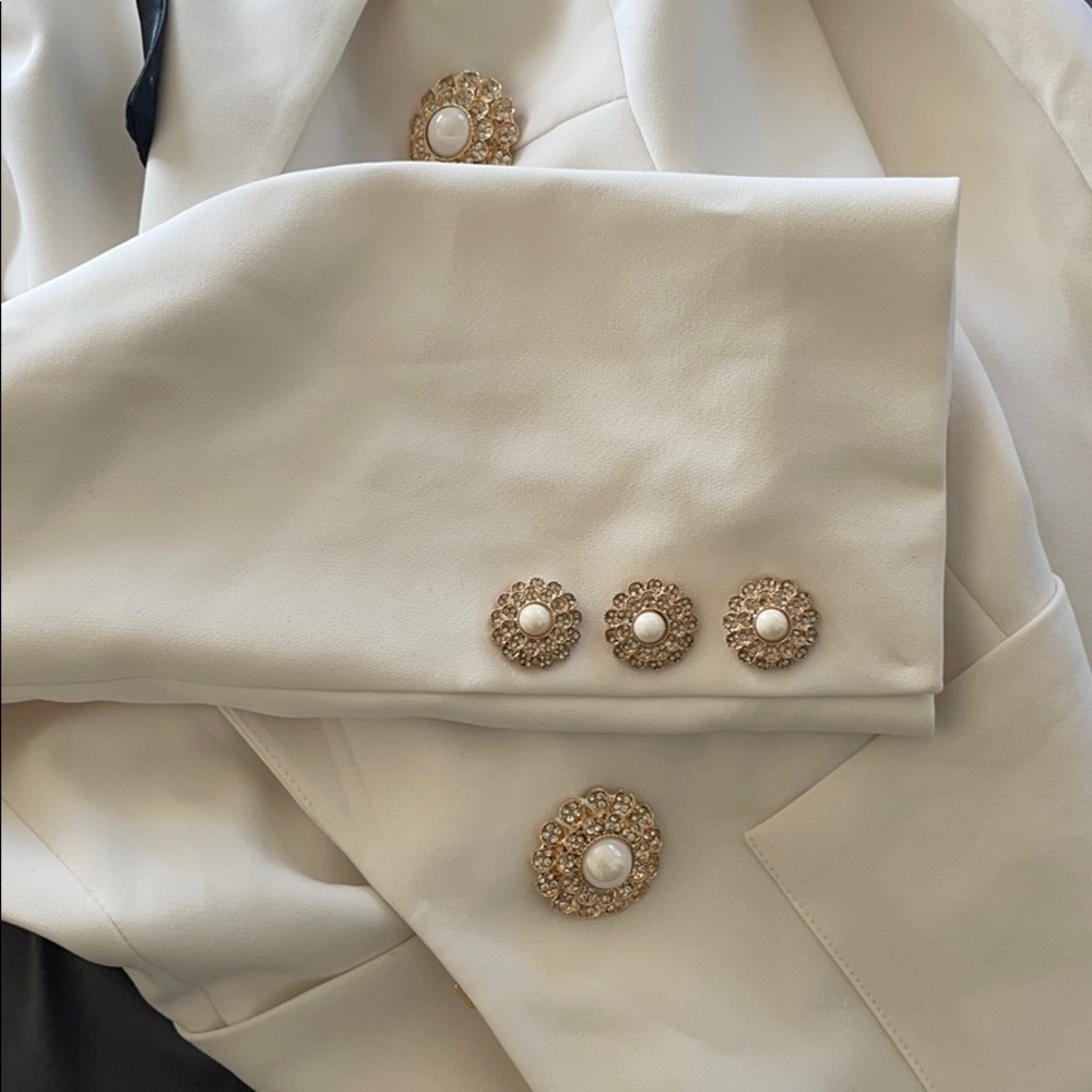 Blazer - Picture 2 of 2